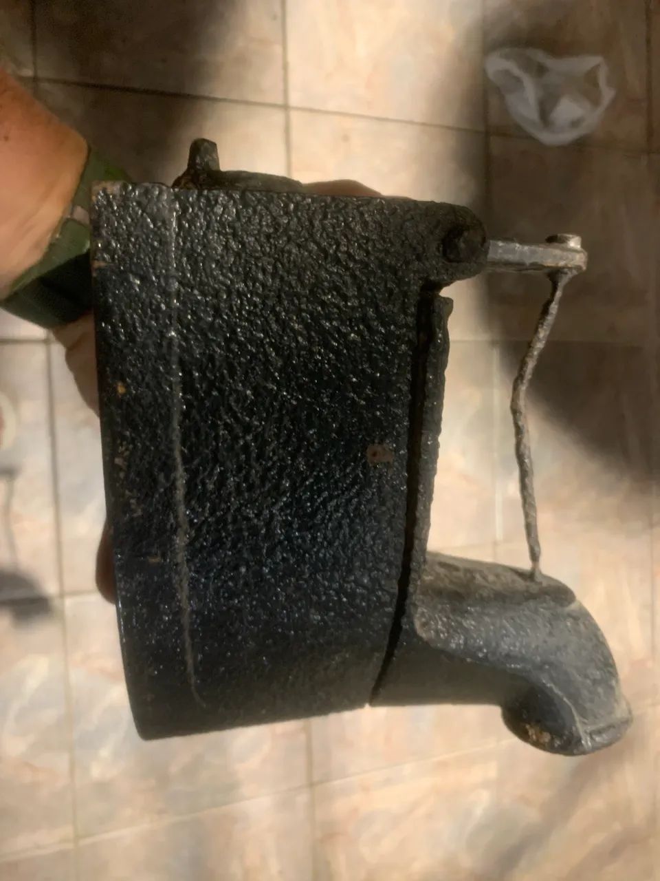 ferro de passar roupa antigo a brasa - Foto 4