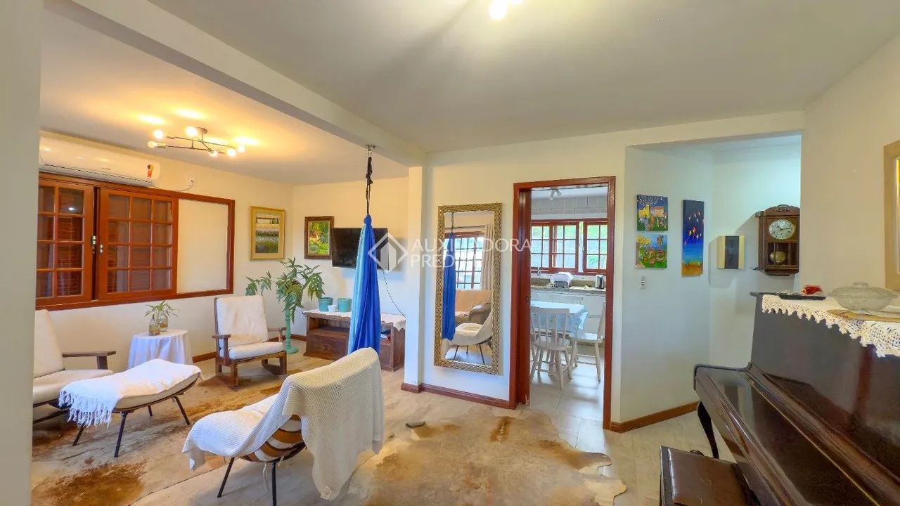 Casa Exclusiva no Ribeirão da Ilha com 630 m² de Terreno e Suíte - Foto 4