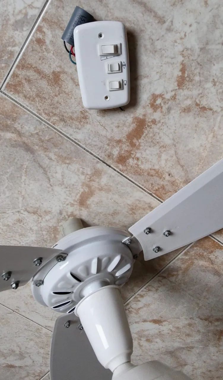 Ventilador de teto branco - marca Loren Sid - Foto 4