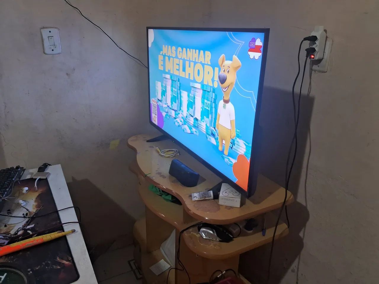 VENDO TV de 40 POLEGADAS semi nova