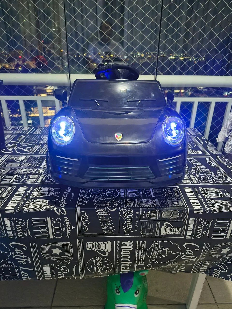 Carro elétrico infantil 