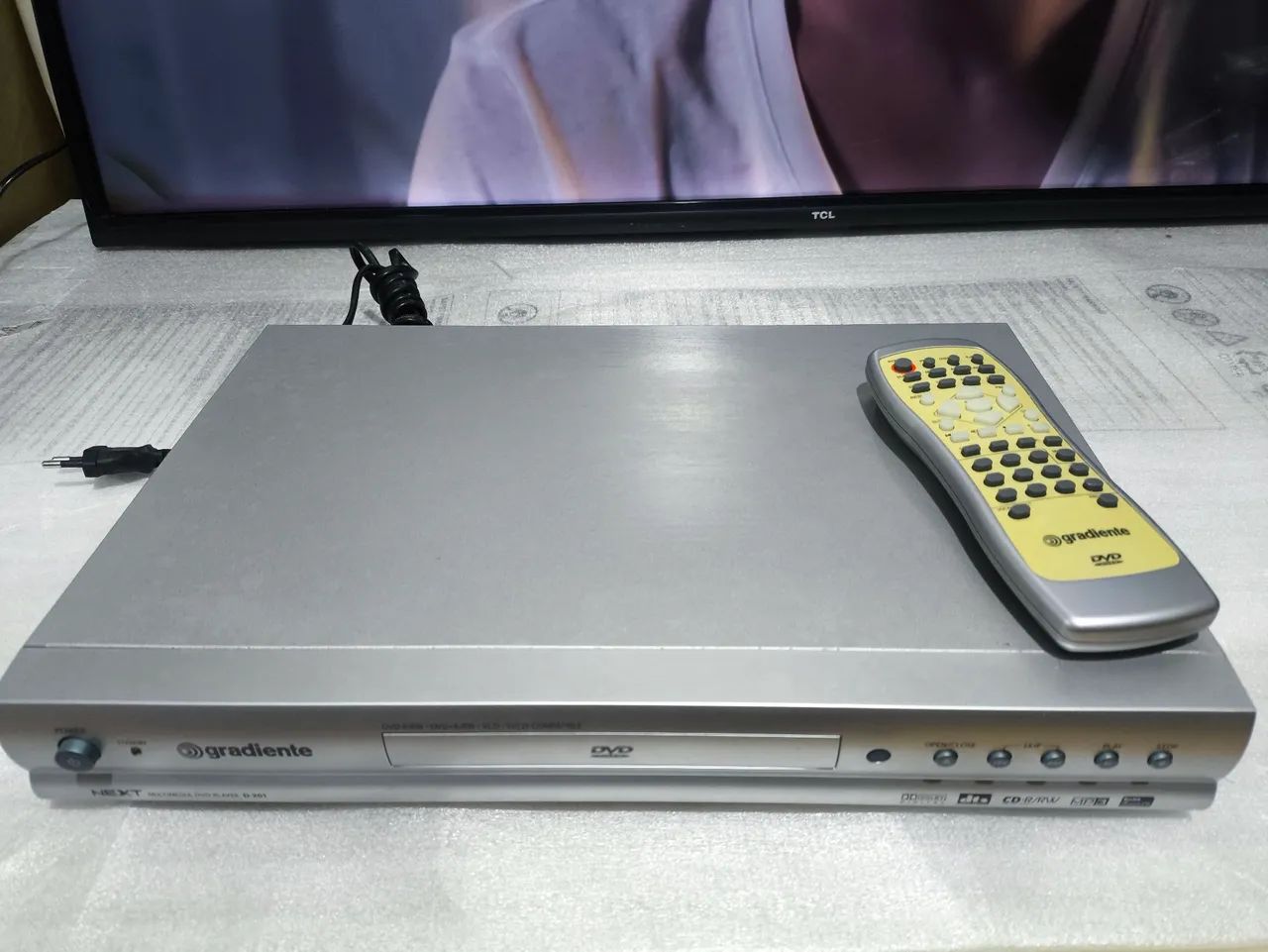 Multimídia DVD PLAYER D-201 Gradiente funcionando perfeitamente com remoto