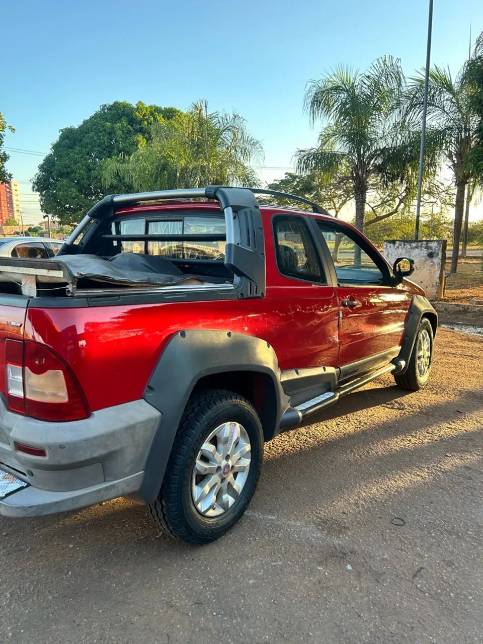 Fiat Strada Adventure1.8/ 1.8 Locker Flex CD 2013 - Foto 5