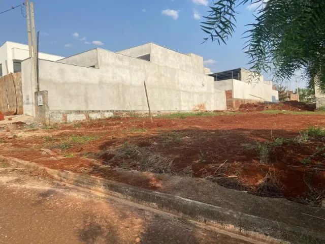 Terreno com 200 metros no Jardim Oriental Maringá