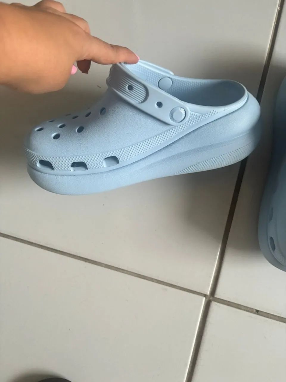 Sandália Crocs Original T 36 - Foto 2