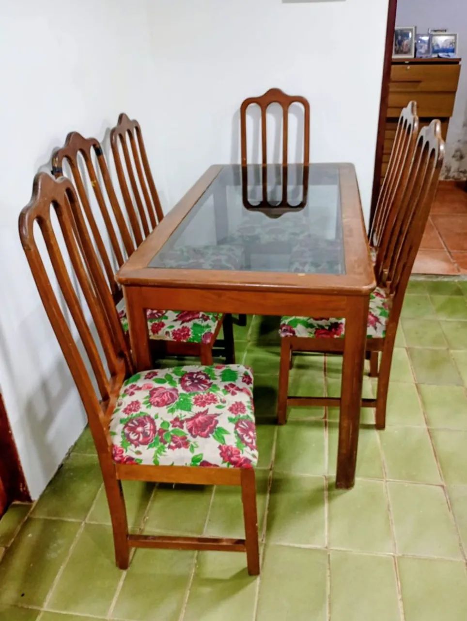 Mesa de Vidro com 6 Cadeiras