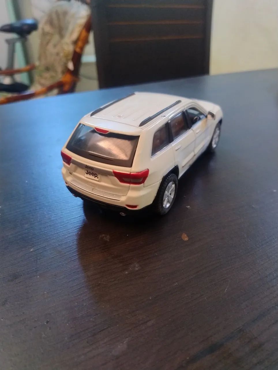 Miniatura jeep grand cherokee laredo, maisto 1:24 - Foto 4