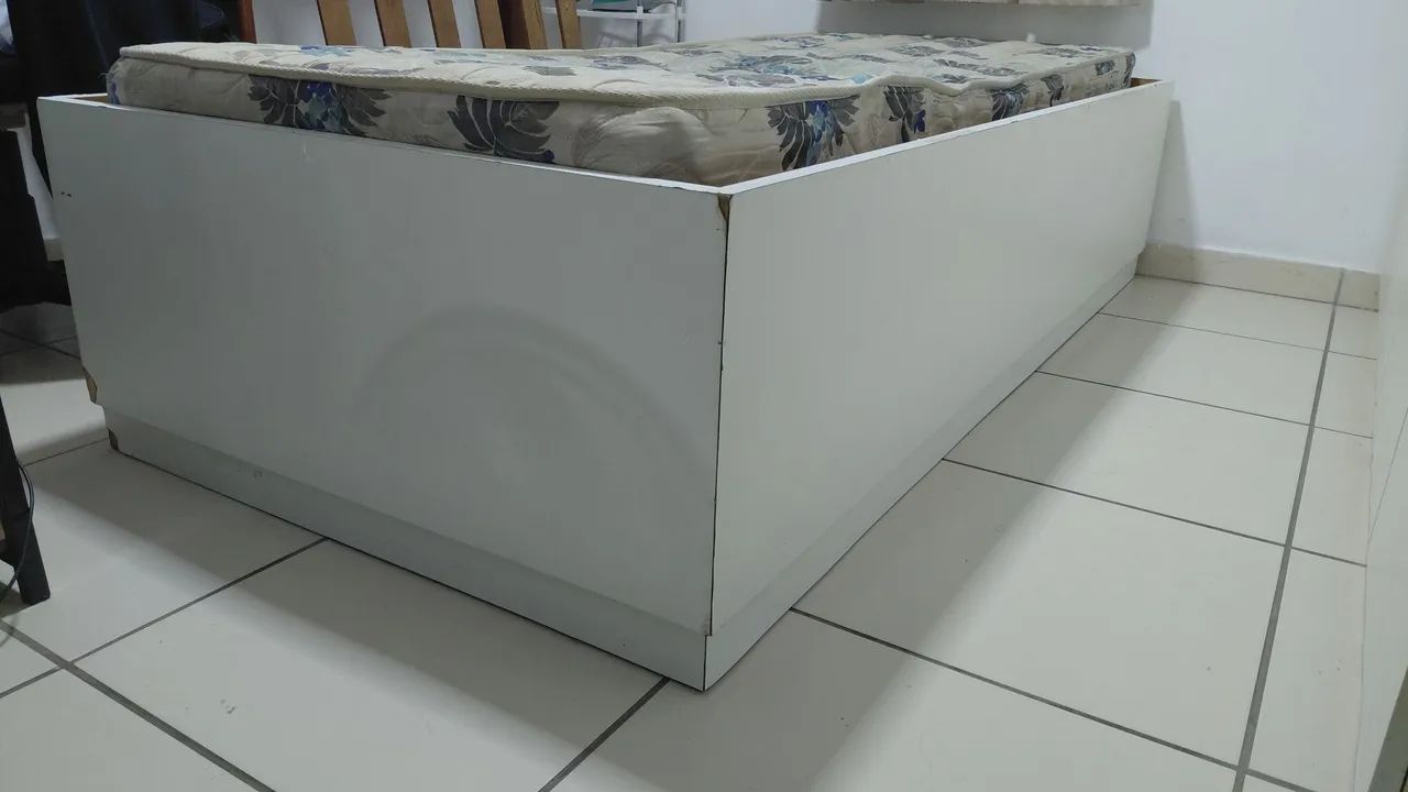 Vendo cama com colchão - Foto 3
