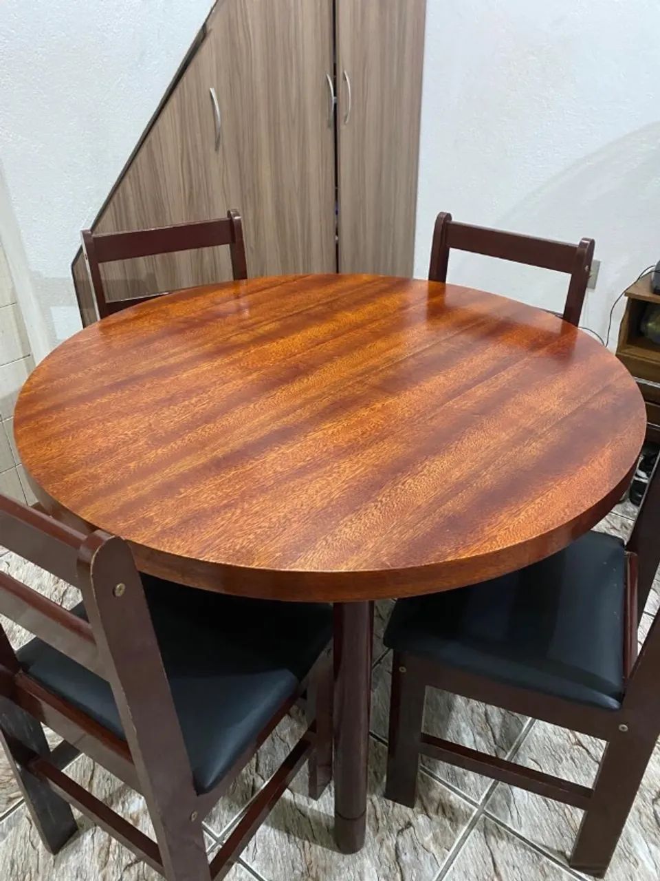 Mesa com 4 cadeiras