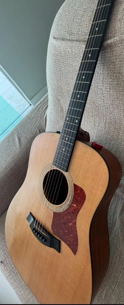 Violão Taylor 110e 