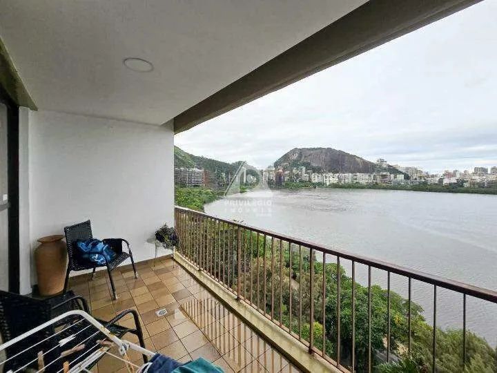 2 QUARTOS, 1 VAGA COM VARANDA NA LAGOA