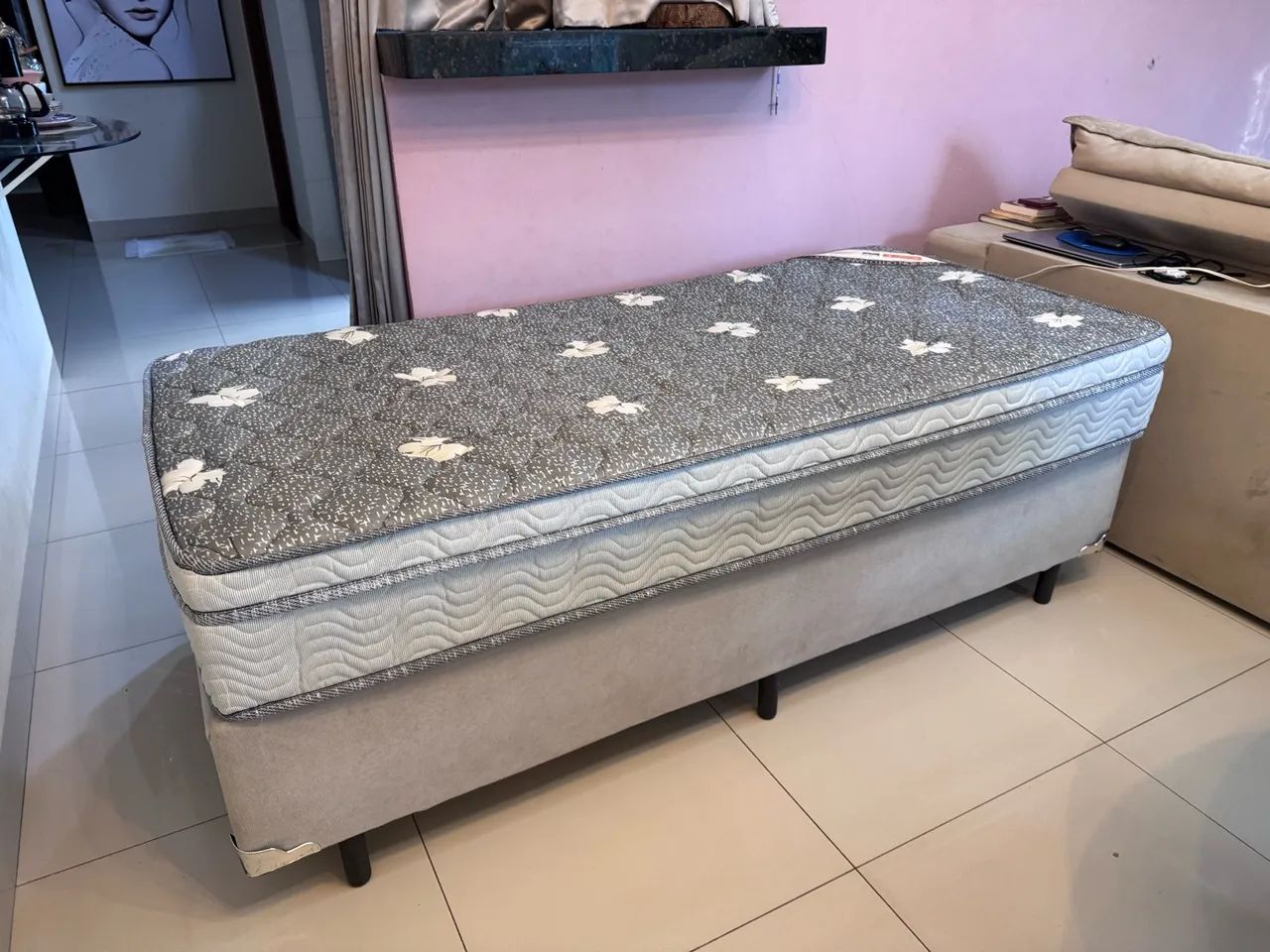 Vende-se Cama de Solteiro semi nova   - Foto 4