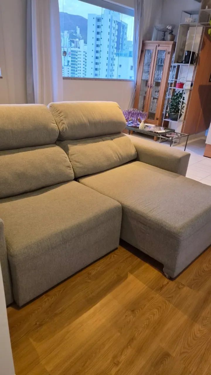 Sofá Retrátil Cinza em Linho 2,20m - Excelente Estado | Lindo e Confortável