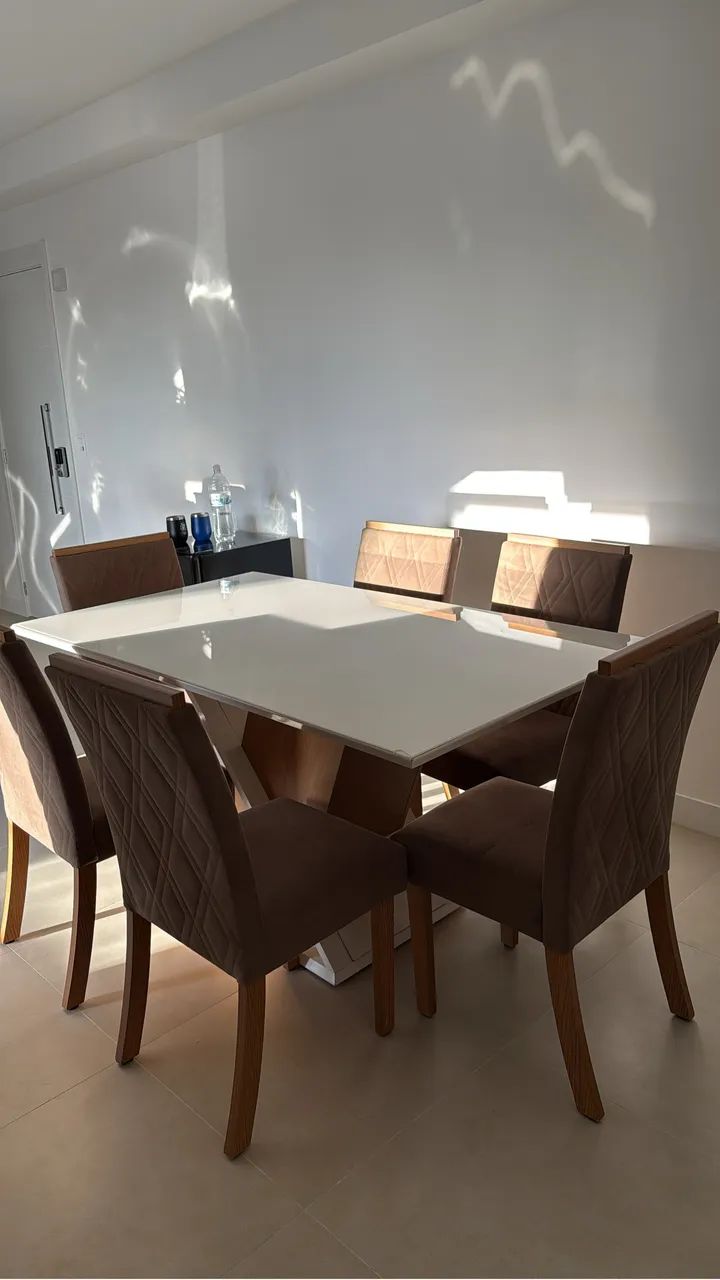 Vendo mesa com 6 cadeiras - Foto 2