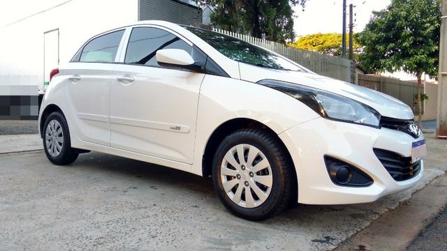 Hyundai Hb20 2015 Completo 1.0 Branco Controle Volante Flex Pneus novos - Foto 5