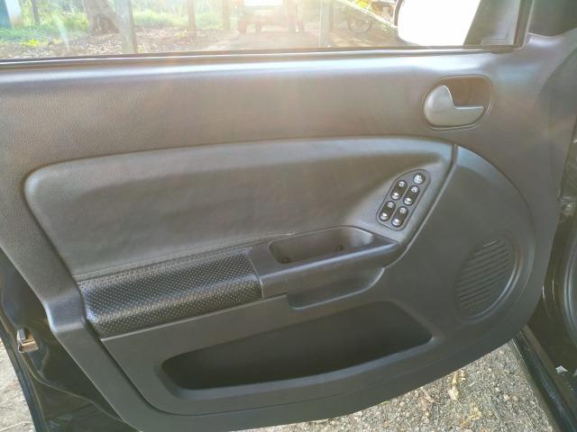 Fiesta Rocam Hatch 1.6 flex preto - Foto 7