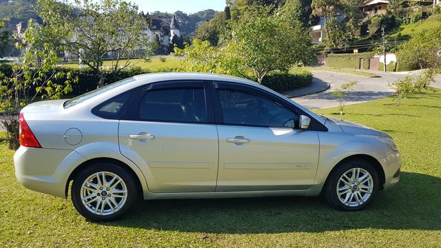 Focus sedan excelente estado - Foto 11