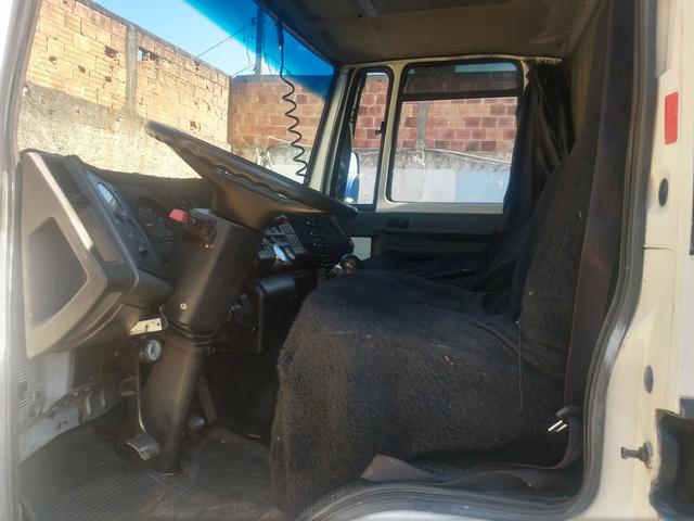 Cargo 1622 truck ano 2000 carroceria aberta - Foto 7