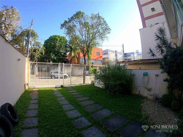 Casa duplex com 4 dormitórios, sol da manhã, lazer com churrasqueira e quintal, 3 vagas de - Foto 5