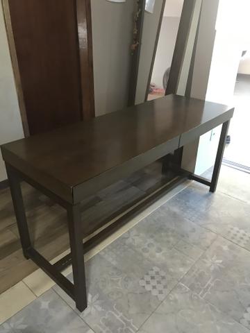 Mesa escrivaninha