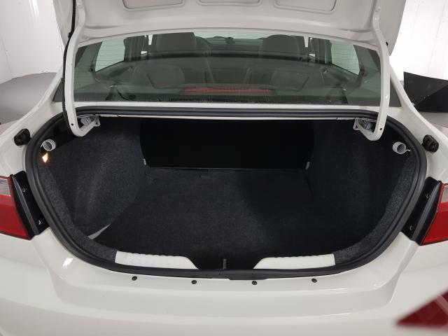 VolksWagen VOYAGE Trendline 1.6 T.Flex 8V 4p - Branco - 2018 - Foto 12