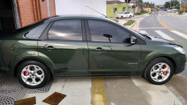 FOCUS TITANIUM IMPECÁVEL!C/baixa km
