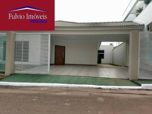 Ótima casa na Vicente Pires com lindo jardim de inverno e excelente condomínio!
