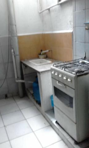 Quarto mobiliado individual para moças