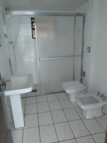 Alugo apto 100m2, 03 quartos - Foto 2