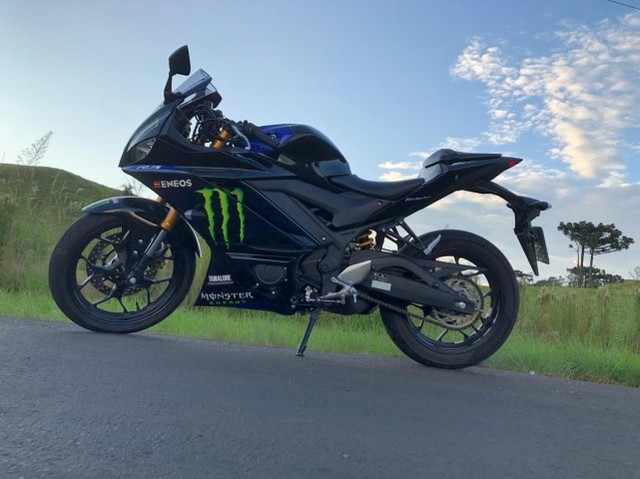 YAMAHA R3 MONSTER EDITION