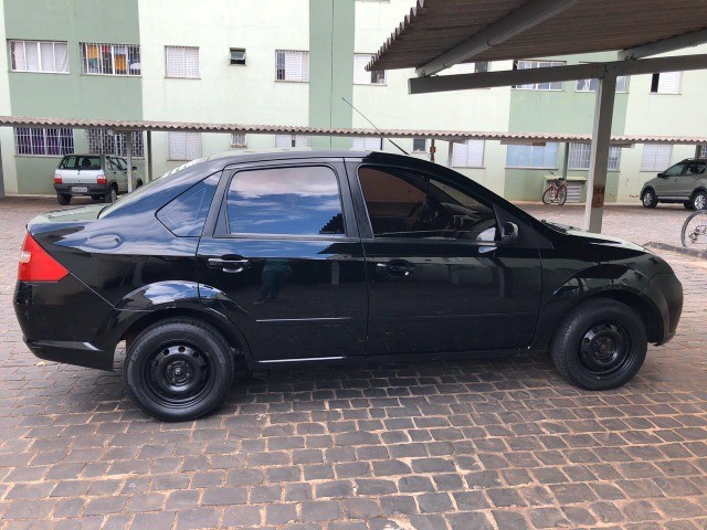 FIESTA SEDAN 1.6 FLEX COMPLETO