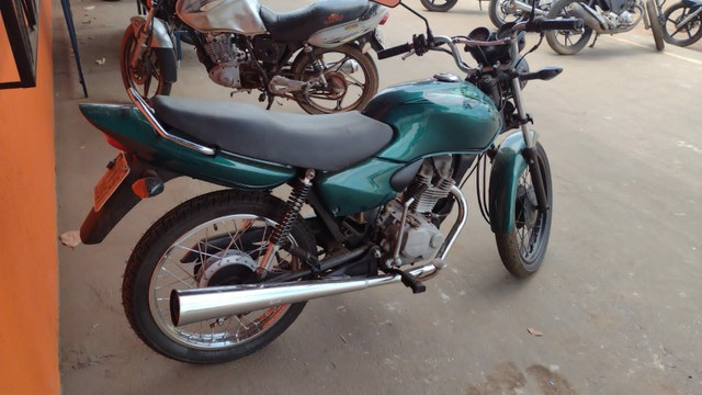 MOTO TITAN 125