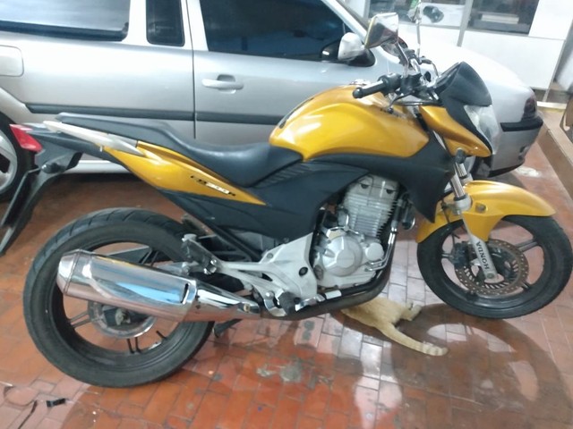 HONDA CB 300R