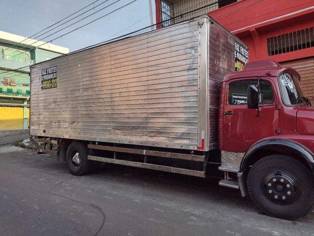 CAMINHÃO BAÚ   VENDE-SE *