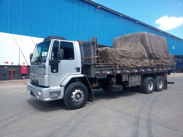 Ford cargo 2428 2011