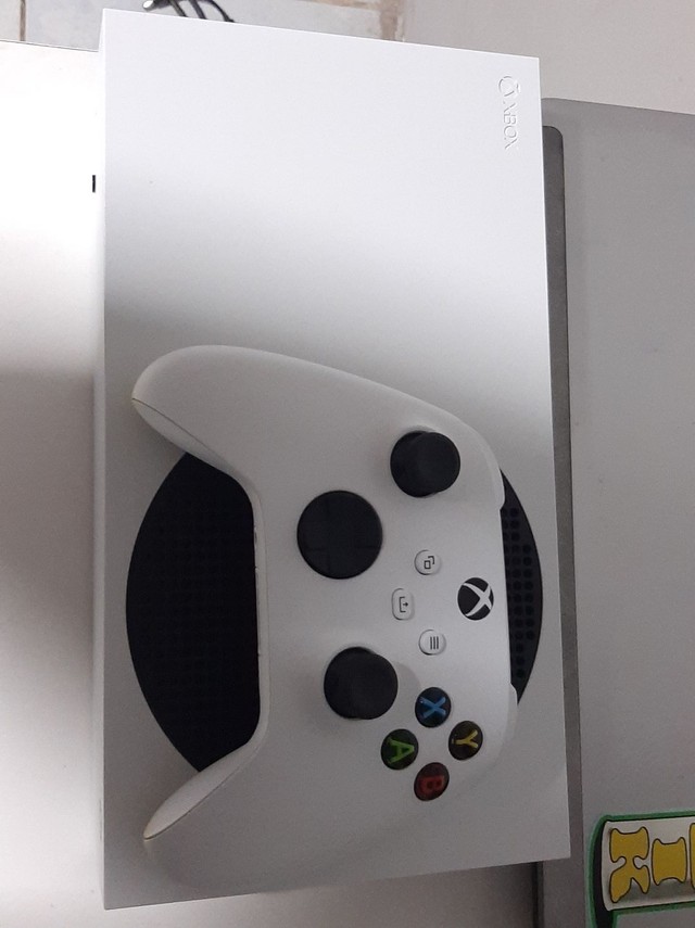 XBOX ONE SERIES S (3 MESES DE USO)