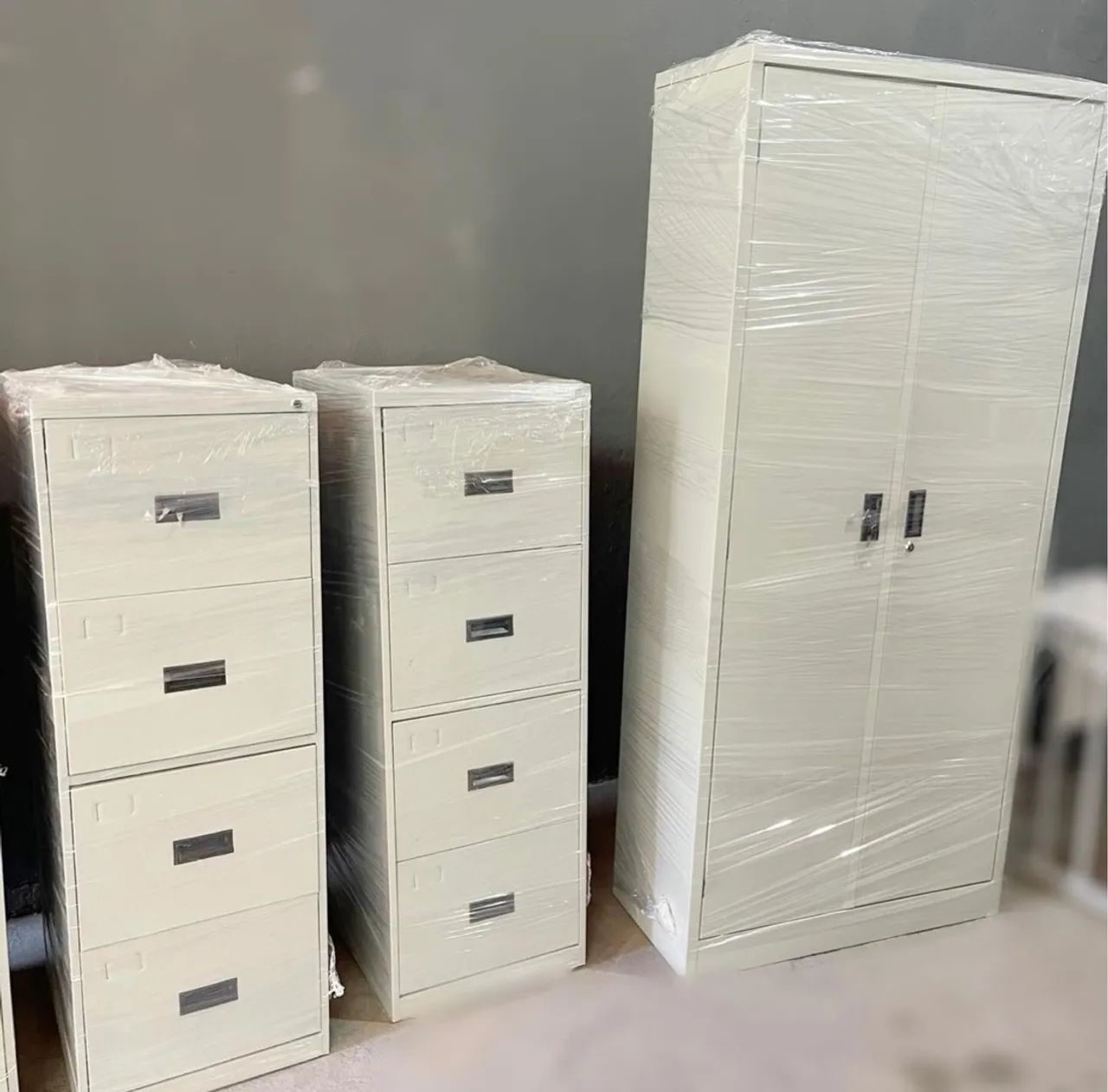 Estante armário 2 portas arquivo de aço roupeiro  - Foto 4