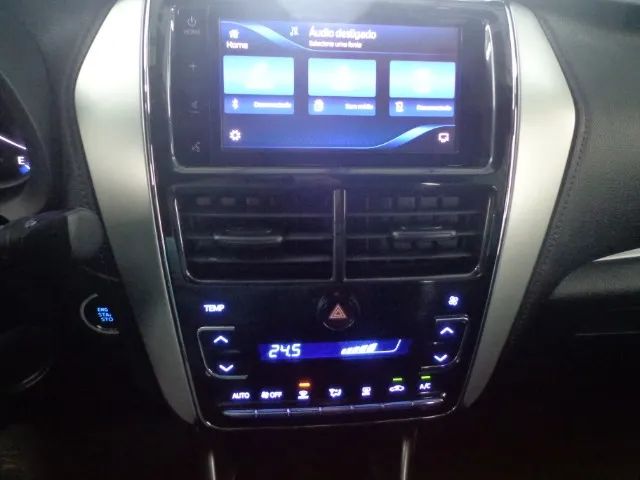 Yaris Sedan 1.5, 2021, Automatico, hiper novo - Foto 12