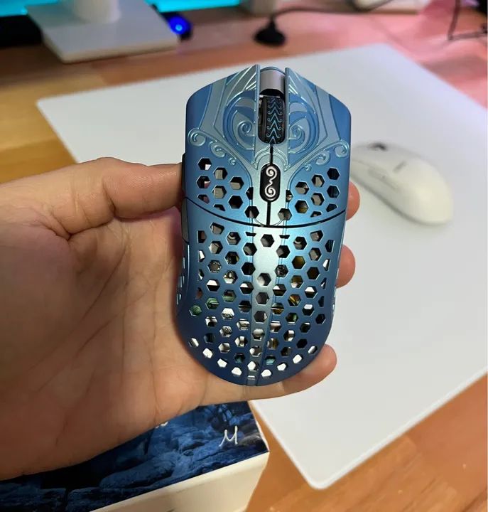 Finalmouse Starlight Poseidon Medium - Periféricos e Acessórios de 