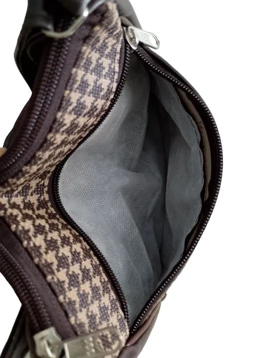 Bolsa Feminina Transversal Tiracolo Pied Poule Marrom 3 Ziper - Foto 4