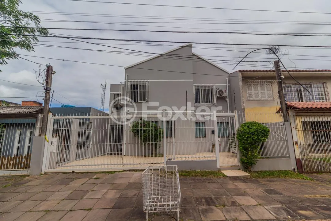 Casa à venda Rua Márcio Dias, Nonoai - Porto Alegre