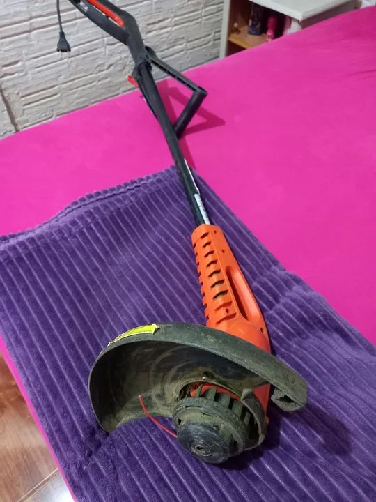 aparador de grama tramontina ap 1000vats potência voltagem 220  - Foto 2