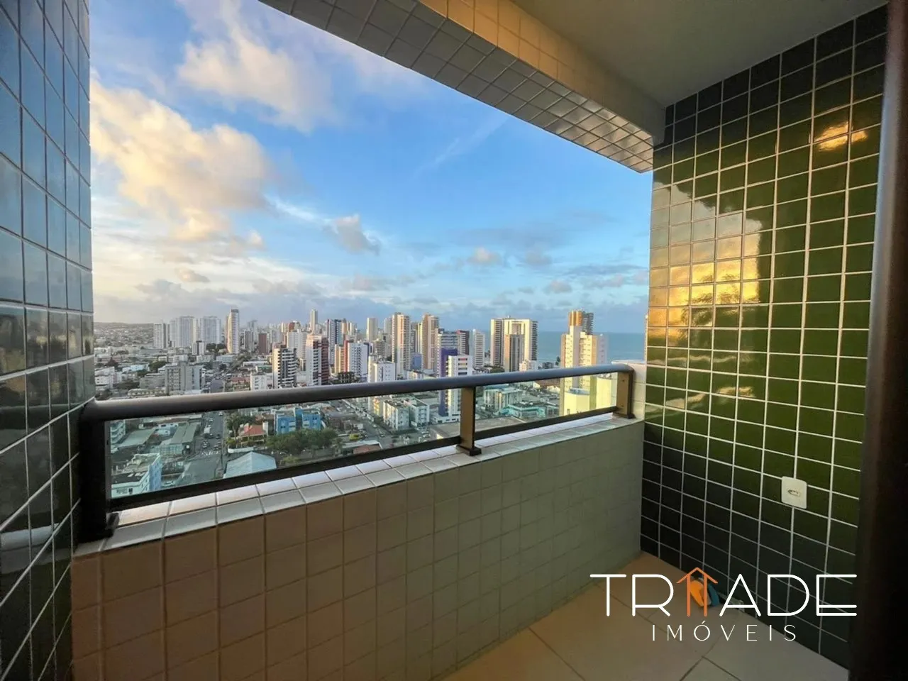 LL- Edf Quebec | Lindo apartamento de 03 quartos em Candeias (1 suíte ) 66m² |