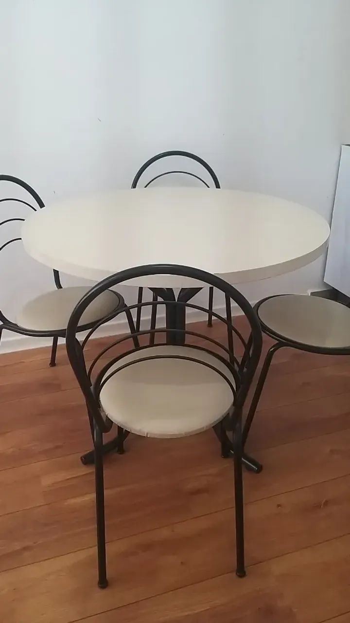 Round Dining Table with 4 Chairs64739713588994120
