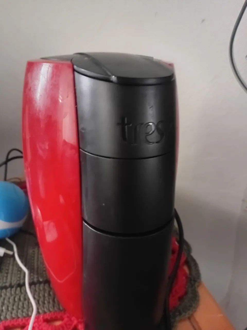Vendo uma cafetería de fazer capuchino 