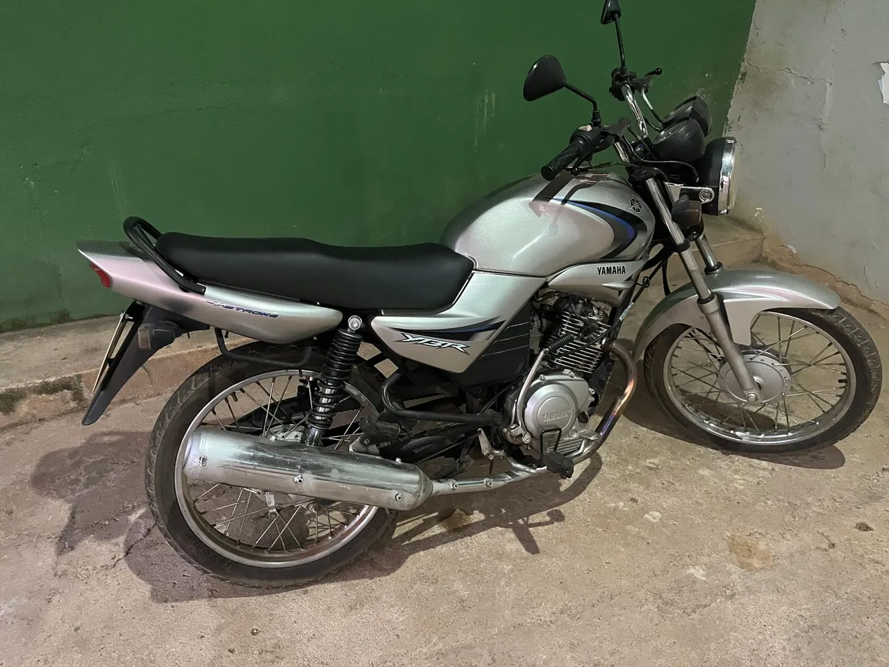Vende-se moto Yamaha Ybr 125 K prata 2008!