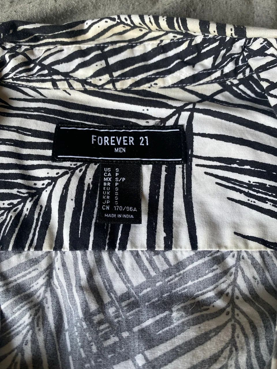 Camisa importada FOREVER 21 comprada nos EUA - Foto 2