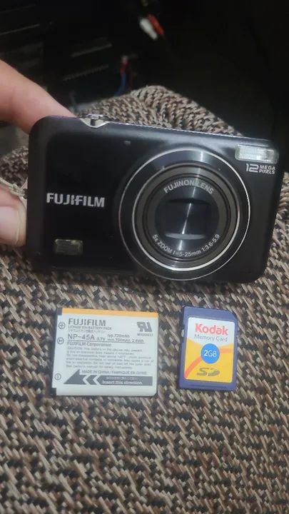 Câmera Digital Fujifilm 12MP com cartão de memoria 2GB