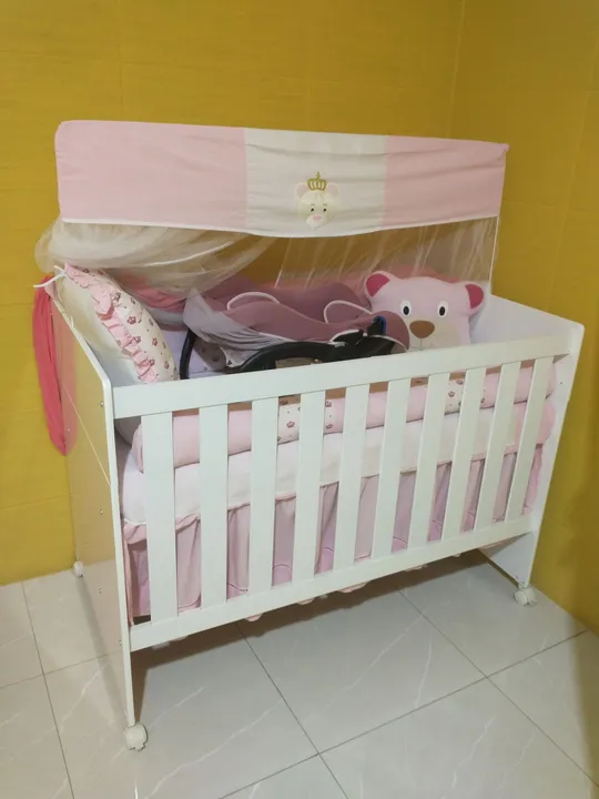 Berço completo novinho pouco dias de uso