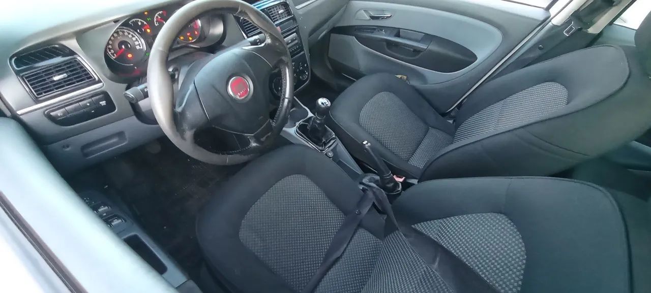 Fiat Linea essence 1.8 - Foto 11